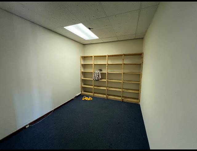 192M² BUSINESS TO LET IN WELTEVREDEN PARK
